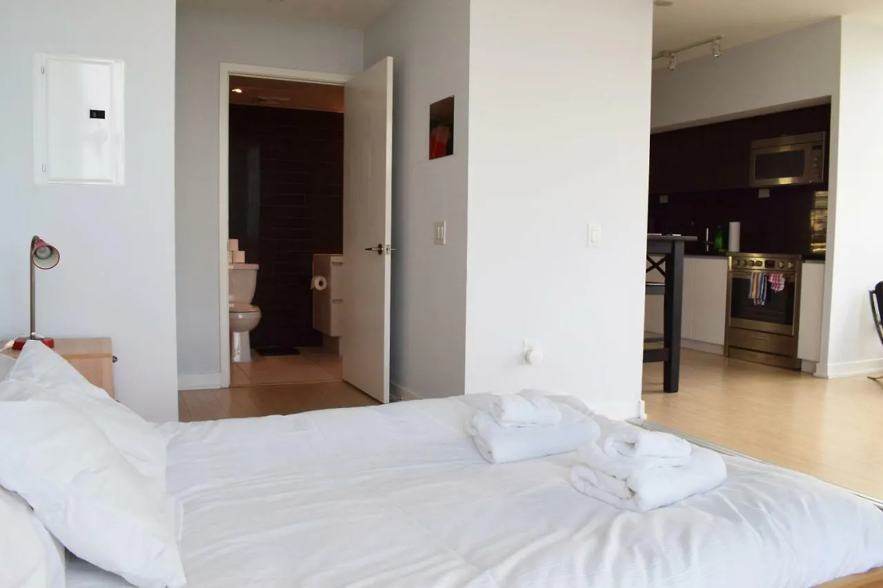1 Bedroom Apartment With Toronto Skyline Views