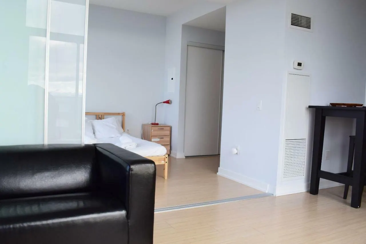 1 Bedroom Apartment With Toronto Skyline Views