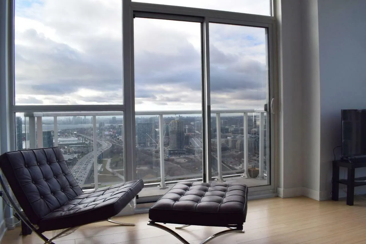 1 Bedroom Apartment With Toronto Skyline Views